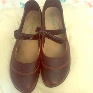 Naot Kirei Red MaryJane Flat Comfort Shoe